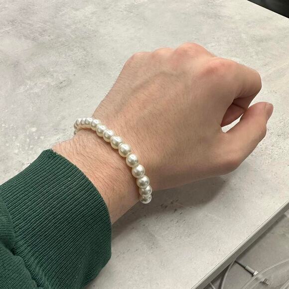 Vintage Style White Pearl Charm Bracelet - Picture 2 of 3